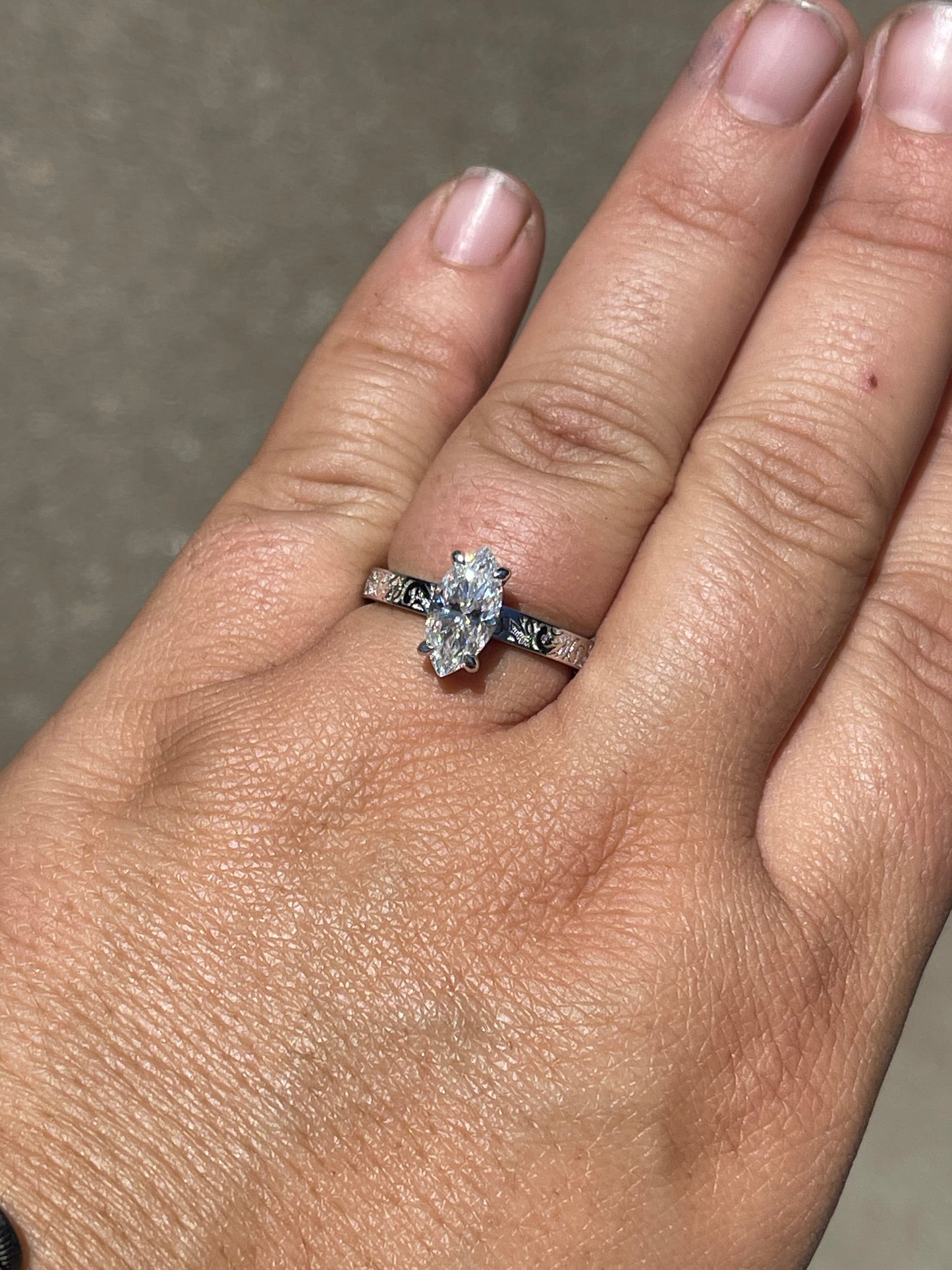 Raya 5.5US 10K White Gold Engagement Ring