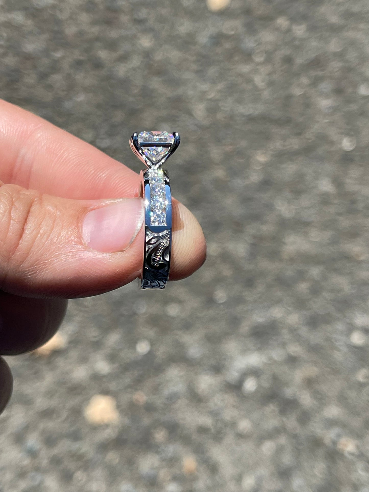 Rusty 6.5US 10K White Gold Engagement Ring