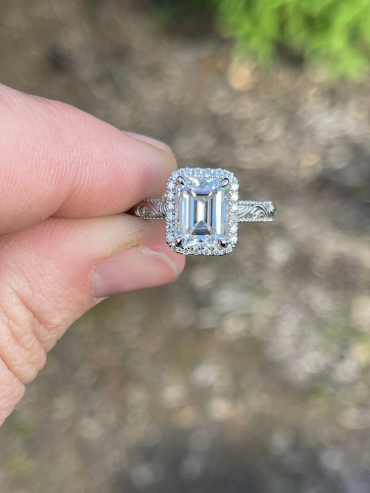 6US Peyton 10K White Gold Engagement Ring
