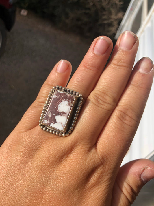 8US Charlie White Horse Stone w/ Pattern Band Sterling Silver Ring