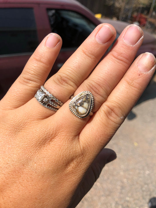 9US Candy White Horse Stone w/ Pattern Band Sterling Silver Ring